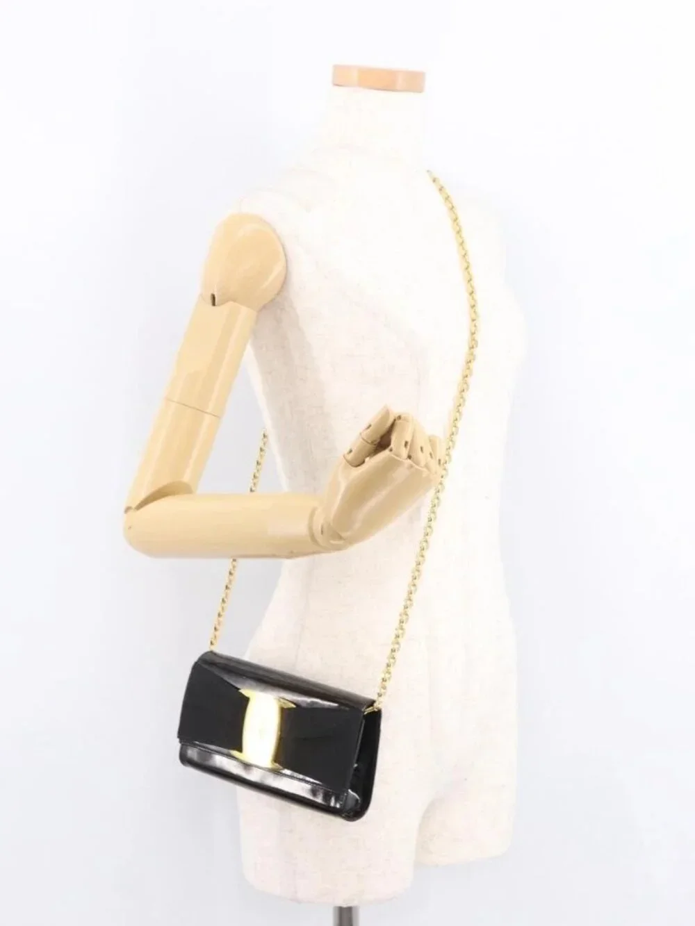 Salvatore Ferragamo Vara Ribbon Chain Bag Patent Leather Black Gold Auth bs35689